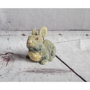 Vntg textured Gray Sitting Bunny Rabbit Sitting Easter Decor Statue 2 Inches